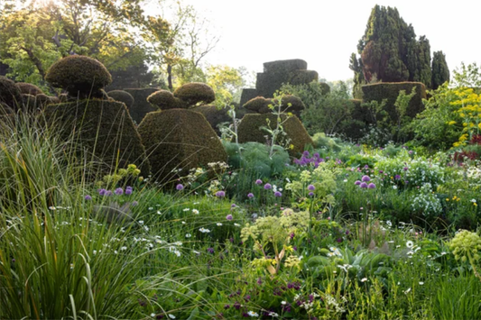 <span class="photo-credit"> Great Dixter's Peacock Garden. Photograph:  <a href="https://www.takacsphoto.com" target="_blank" rel="noopener">Claire Takacs</a>. </span>