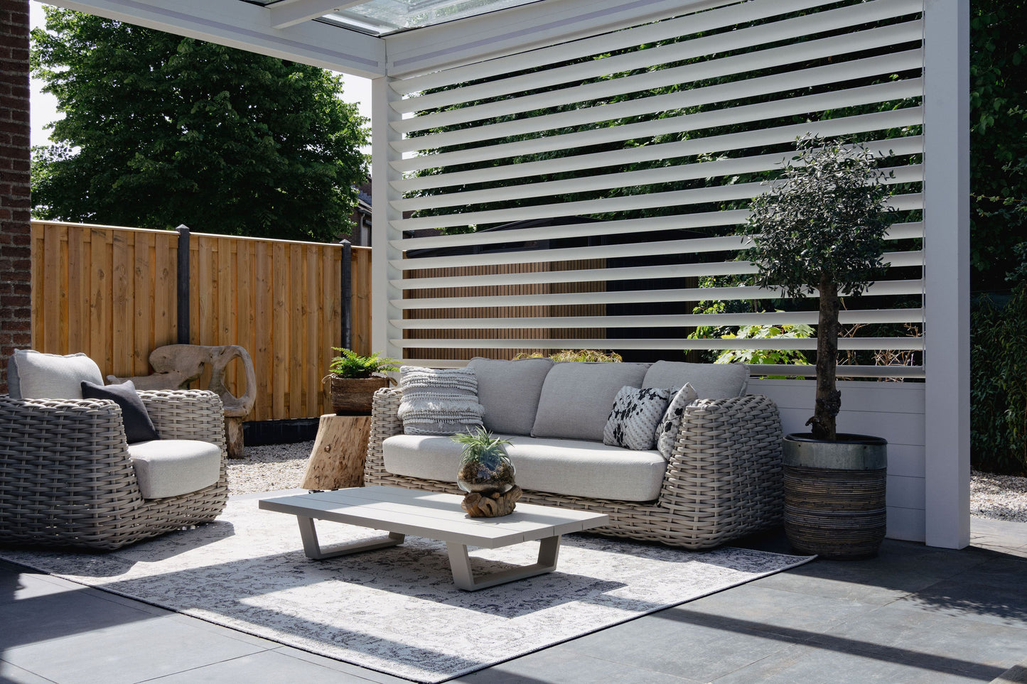 deponti pinela glass roofed aluminium pergola product exterior view — view 6