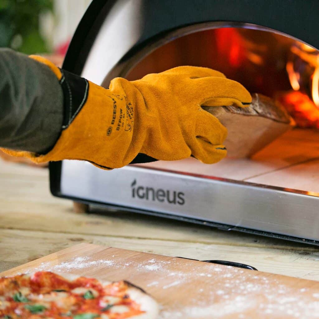 beeswift heat resistant gauntlet gloves product exterior view